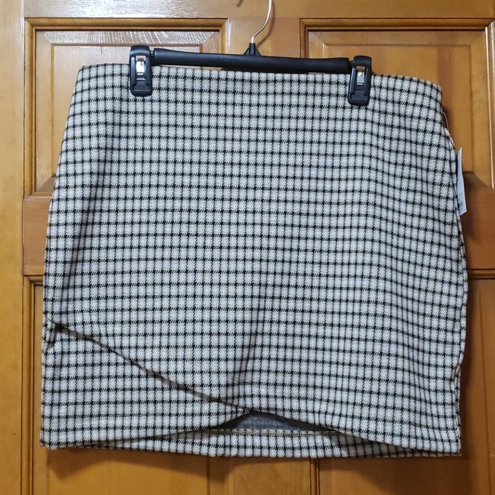 NWT Vylette Plaid Skirt XXL/19 Black/Beige Juniors/Women's